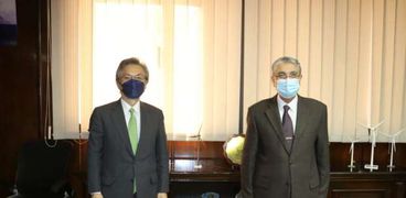 لقاء وزير الكهرباء مع سفير اليابان الجديد بالقاهرة