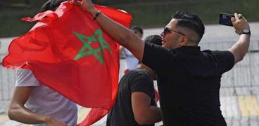 أغاني رائعة مشجعي منتخب المغرب قبيل مواجهة إيران