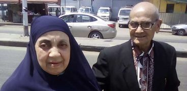 زوجان مسنان فى الاستفتاء: على الحلوة والمرة مع بلدنا