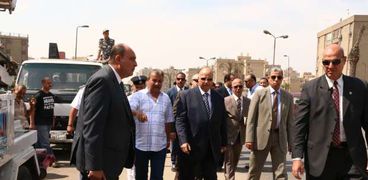 محافظ القاهرة يقود حملة إزالة اشغالات
