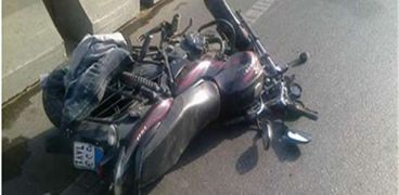 حادث انقلاب دراجة نارية على طريق طامية بالفيوم