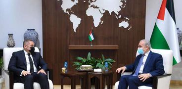 لقاء السفير طايل مع رئيس الحكومة الفلسطينية