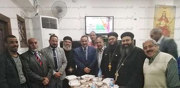 "إفطار أمام صورة المسيح".. كنيسة بالإسكندرية تنظم إفطار الوحدة الوطنية