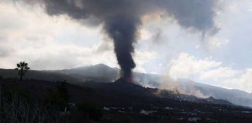 ثوران البركان في جزيرة لابالما الإسبانية