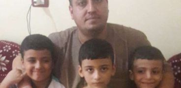 المواطن أحمد محمد رمضان وأولاده