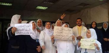 وقفة احتجاجية لمجموعة من الممرضات للمطالبة بزيادة بدل العدوى «صورة أرشيفية»