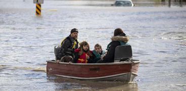 مياه الفيضانات أغرقت شوارع كندا
