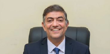 الدكتور هشام عبدالعزيز رئيس حزب الإصلاح والنهضة