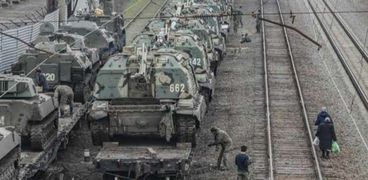دبابات روسية تحاصر كييف