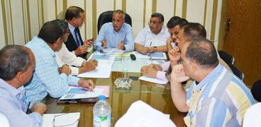 لجنة لمناقشة المخطط العام لمنطقة أثاث طهطا بسوهاج