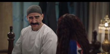 مشهد من مسلسل الكبير أوي 8