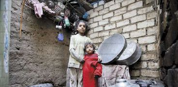أطفال «خور عواضة» يعانون الفقر والبرد