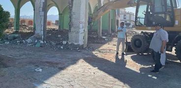 بدء إحلال وتجديد مسجد الهدي بمدينة دهب السياحية