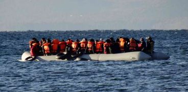 قارب مهاجرون