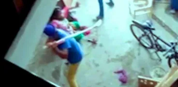 هندي يضرب زوجة أخيه لوضعها أنثى بدل الذكر