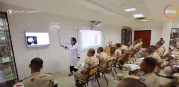 طلاب كلية الطب بالقوات المسلحة