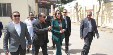 الدكتورة نيفين الكيلاني وزيرة الثقافة في زيارة استوديو مصر