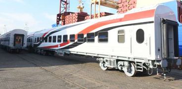 وزير النقل: وصول 13 عربة سكة حديد جديدة للركاب إلى ميناء الإسكندرية