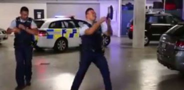 الشرطة النيوزيلندية تشارك في التحدي