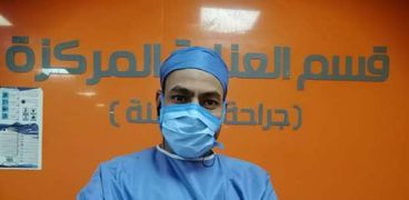 أحمد عبدالفتاح، مشرف التمريض بالعناية المركزة