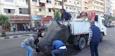حملة لإزالة التعديات بحي منتزه ثان بالإسكندرية