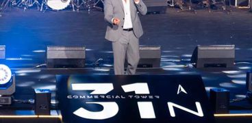 عمرو دياب خلال حفل إطلاق مشروع 31 North