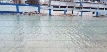 غرق نادي الاطباء فى الإسكندرية بسب موج البحر