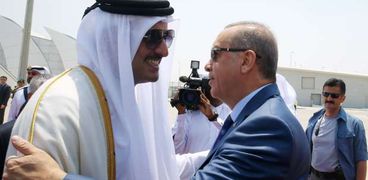 لقاء سابق بين الرئيس التركى وأمير قطر «صورة أرشيفية»