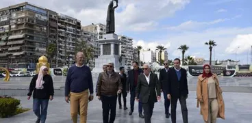 محافظ بورسعيد يتفقد المرحلة الثانية من الممشي السياحي