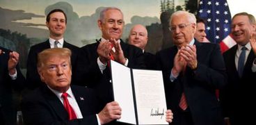 ترامب يوقع إعلان الاعتراف بسيادة إسرائيل على مرتفعات الجولان