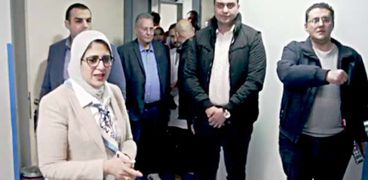 وزيرة الصحة خلال متابعة تجهيز مستشفى النجيلة قبل استقبال المصريين العائدين من ووهان