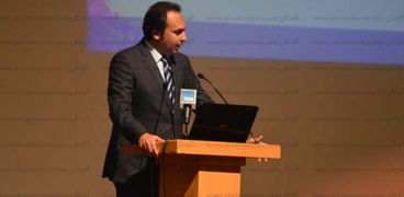 الدكتور محمد عمر نائب وزير التربية والتعليم لشئون المعلمين