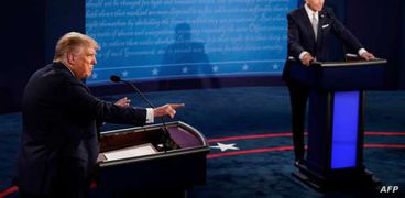 الرئيس الأمريكي الحالي، جو بايدن، ودونالد ترامب في مناظرة جمعتهم في انتخابات الرئاسة عام 2020