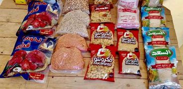 توزيع شنط رمضانية للعمالة غير المنتظمة وغير القادرين بكفر الشيخ