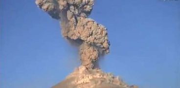 بالفيديو| لحظة ثوران أخطر بركان في العالم