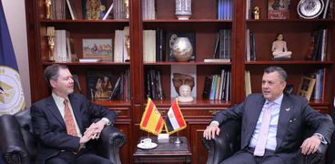 وزير السياحة خلال لقائه اليوم بسفير إسبانيا بالقاهرة