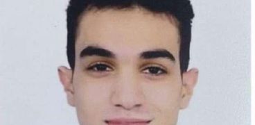 باسل محمد بكر الأول على الثانوية العامة شعبة علمي رياضة