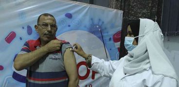 استمرار حملات التطعيم للمواطنين بلقاح كورونا