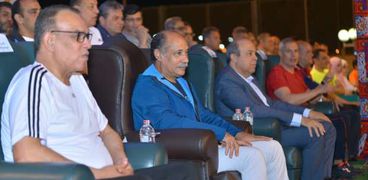 وزير الطيران خلال افتتاح دورة العاملين الرمضانية لكرة القدم الخماسية