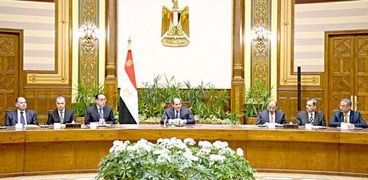 الرئيس «السيسى» خلال اجتماعه مع المحافظين الجدد ونوابهم بحضور رئيس الوزراء