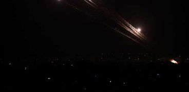 صواريخ المقاومة الفلسطينية تصيب بورصة تل أبيب بخسائر