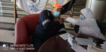 تطعيم العاملين بموانئ البحر الأحمر بلقاح كورونا