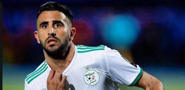 رياض محرز لاعب الأهلي السعودي