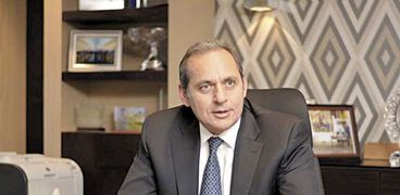 هشام عكاشة، رئيس مجلس إدارة البنك الأهلى المصرى