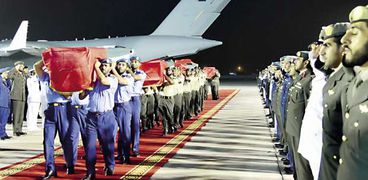 جثامين الجنود الإماراتيين لدى وصولها إلى بلادهم