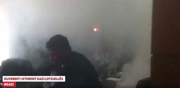 إلقاء الغاز المسيل للدموع على المعارضة في كوسوفو