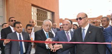 وزير التعليم والإنتاج الحربي اثناء افتتاح مدرسة تحيا مصر
