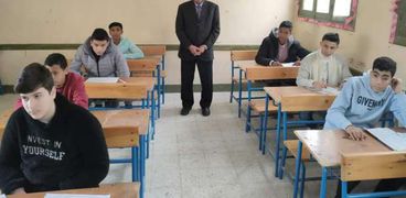 محافظ شمال سيناء بلجان الأمتحانات