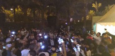 حشد كبير من المصريين بالرياض بعد غلق باب التصويت