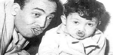 إسماعيل ياسين مع ابنه «ياسين»